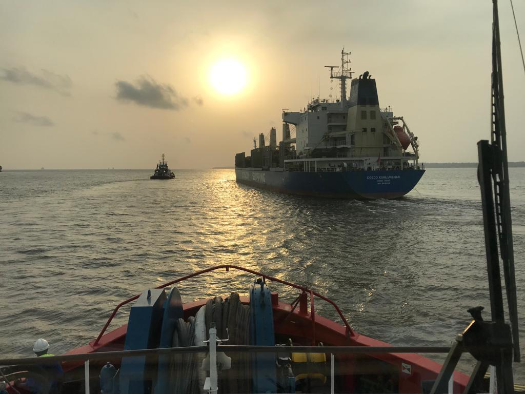 Successful salvage in Douala by RT Zoe and RT Margo